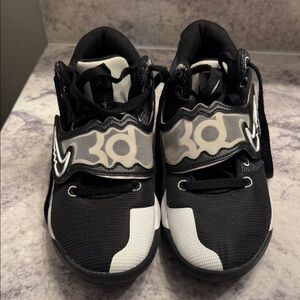 Nike KD Trey 5 x Men's Basketball Shoes Black/White/Volt- Size 7.5